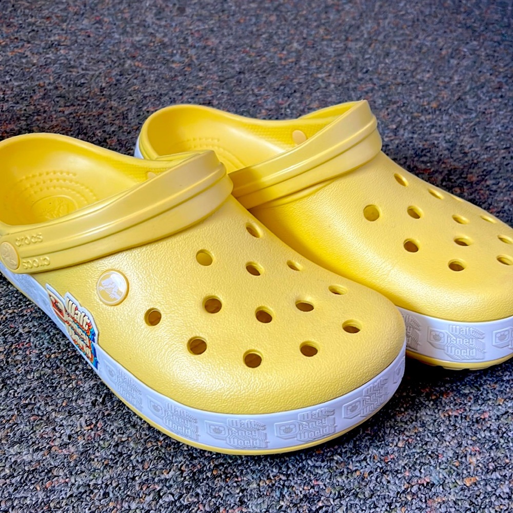 Walt Disney World Yellow Crocs M6W8 Great Condition